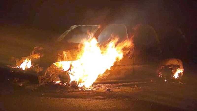 Coche en llamas