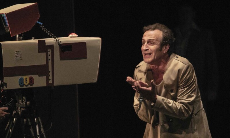 El presentador de televisión está muy emocionado