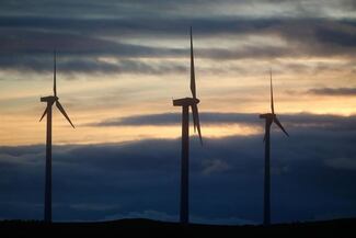 La energía renovable comienza a eclipsar a las fuentes basadas en combustibles fósiles