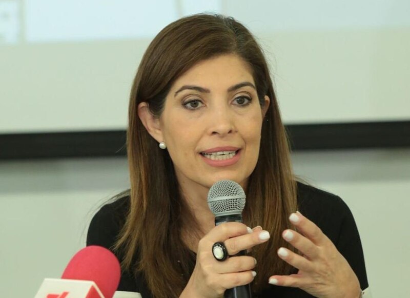 La periodista Ana Pastor entrevista a la ministra de Economía, Nadia Calviño