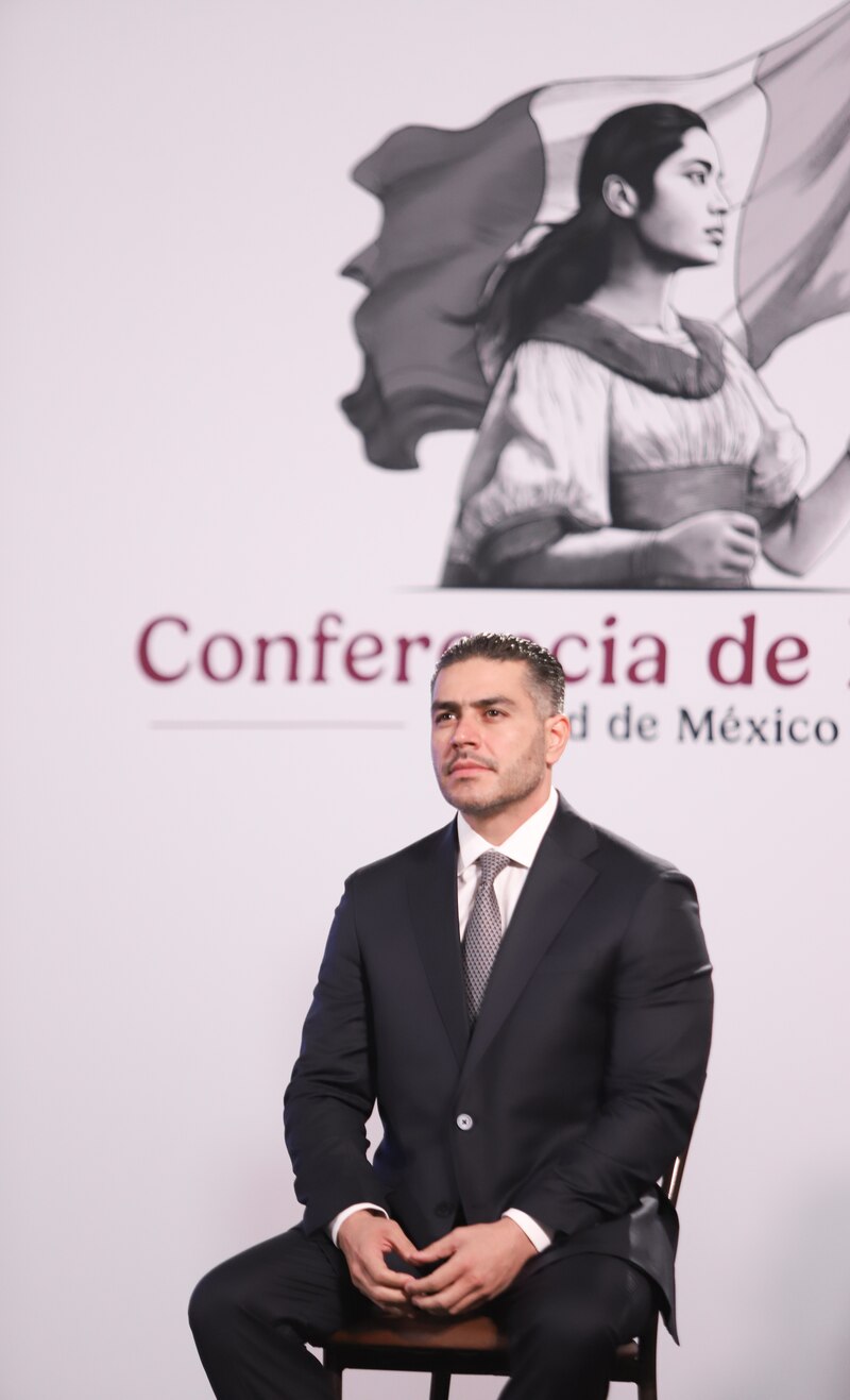 El presidente de México, Enrique Peña Nieto, da un discurso en una conferencia.