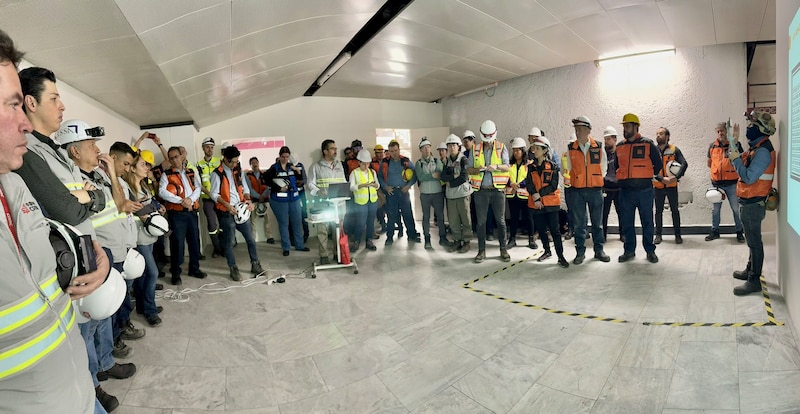 Reunión informativa sobre el proyecto de construcción del nuevo túnel ferroviario