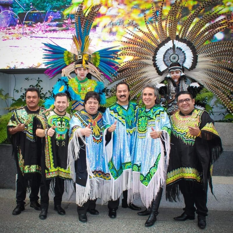 Banda sinaloense tocando en vivo