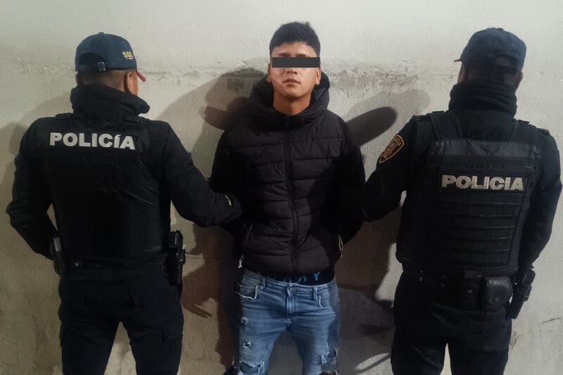 Sujeto detenido por robo de motocicleta en Álvaro Obregón