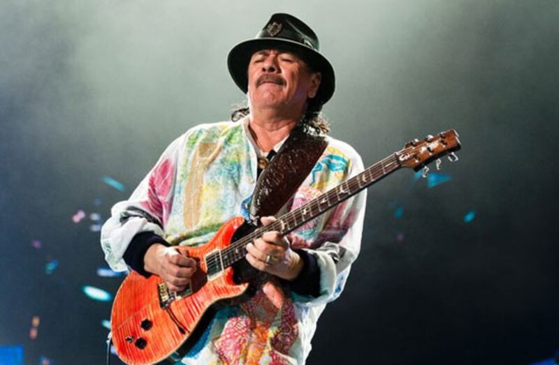 Carlos Santana, el guitarrista mexicano que conquistó el mundo