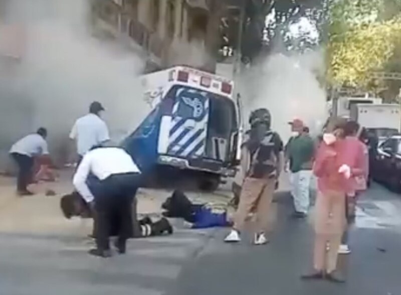 Accidente de ambulancia en la Ciudad de México deja varios heridos