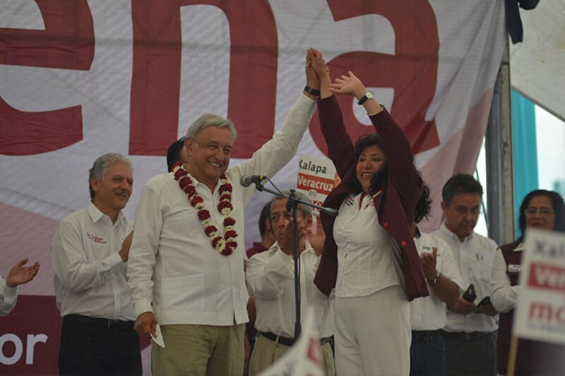 AMLO y Nestora Salgado celebran el triunfo electoral en Veracruz