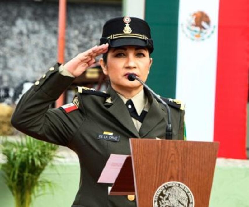 Mariana de la Cruz Sánchez en su toma de posesión como Defensora General y Jefa de la Defensoría de Oficio Militar