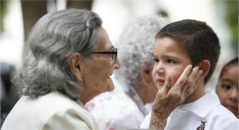 Abuela y nieto