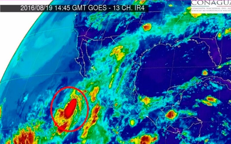 Imagen satelital del huracán Earl acercándose a Puerto Rico