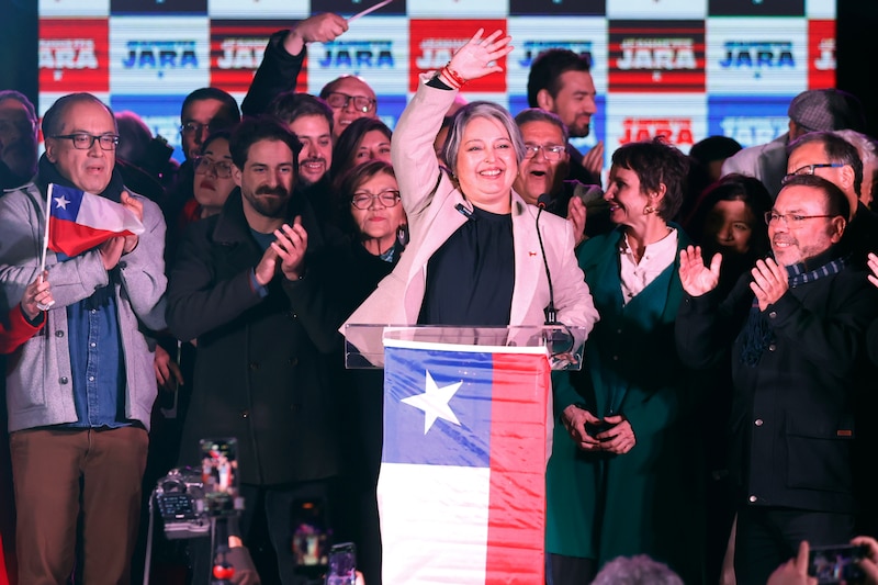 santiago-izquierda-2025