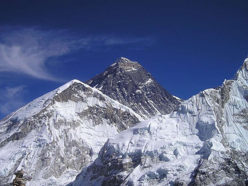 Impresionante imagen del Everest, la montaña más alta del mundo.