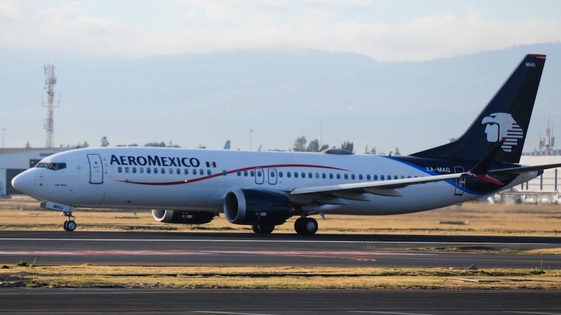 Un avión de Aeroméxico en el aeropuerto