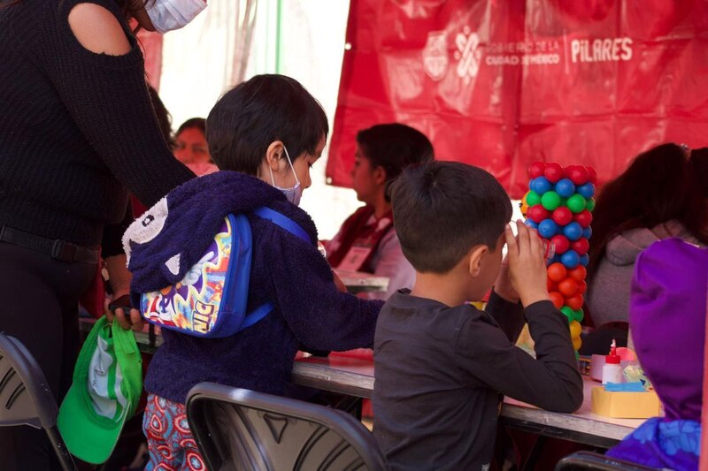 Niños jugando en una guardería