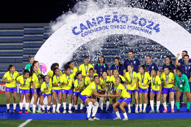 La selección brasileña femenina de fútbol celebra su victoria en la Copa América 2022