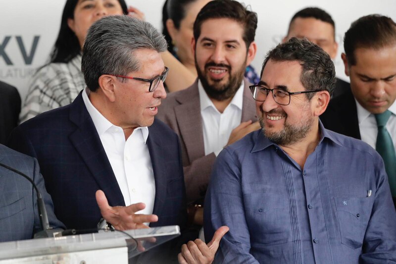 El presidente Andrés Manuel López Obrador y el gobernador de Morelos, Cuauhtémoc Blanco, durante una conferencia de prensa.