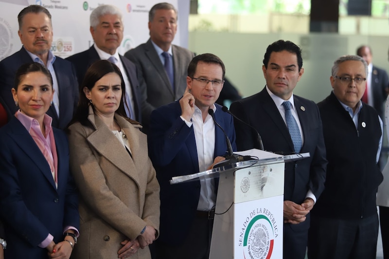 Ricardo Anaya, y la bancada del PAN que él encabeza, realizaron una conferencia de prensa previo al inicio de la sesión ordinaria en el Senado.