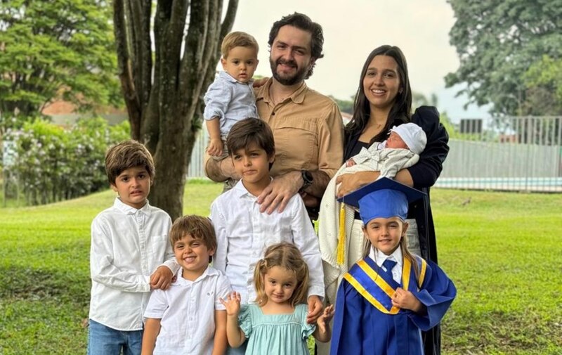 Familia de nueve integrantes que representan el método Dosiel