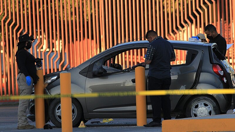 Investigan ataque a balazos contra un vehículo en la frontera de México y Estados Unidos