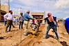 Rocha Moya supervisa construcción de secundaria en Valle Alto