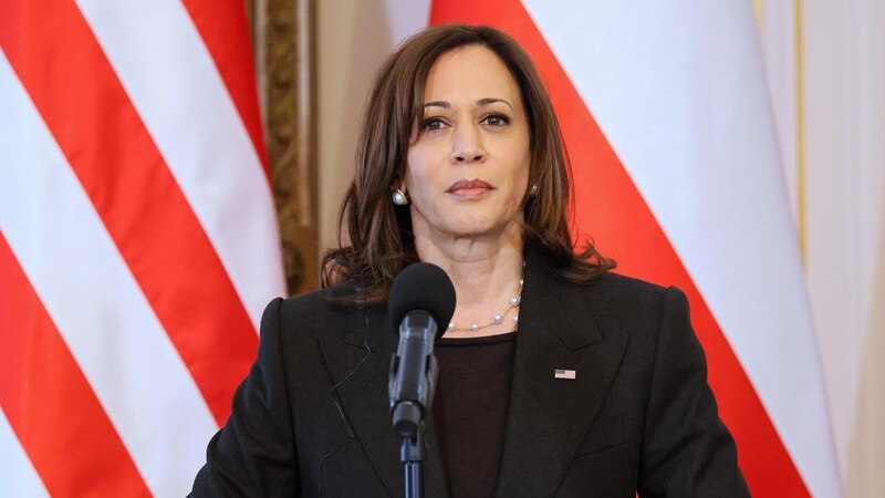 La vicepresidenta Kamala Harris pronuncia un discurso.