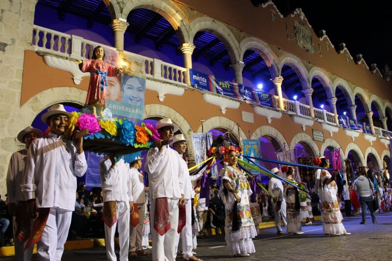Procesión en honor a la Virgen de Guadalupe