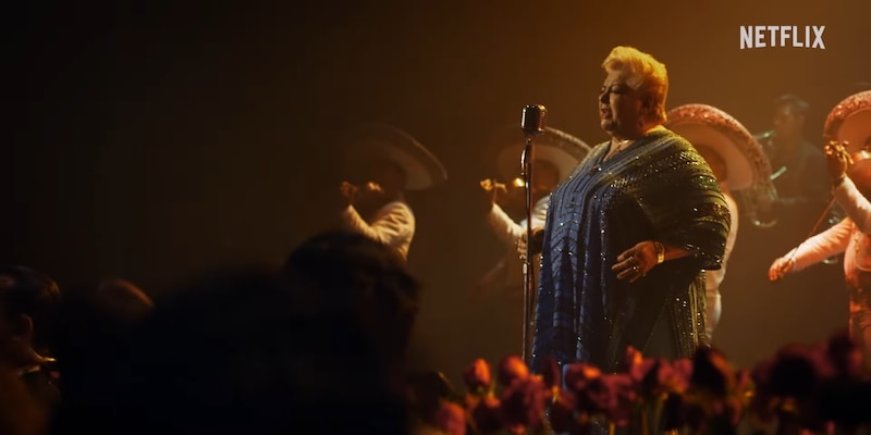 Imagen tomada de la serie de Paquita la del Barrio: Las verdades bien cantadas: disponible en México en plataformas como Vix Premium, Amazon Prime Video y Netflix así como en Imagen Televisión.