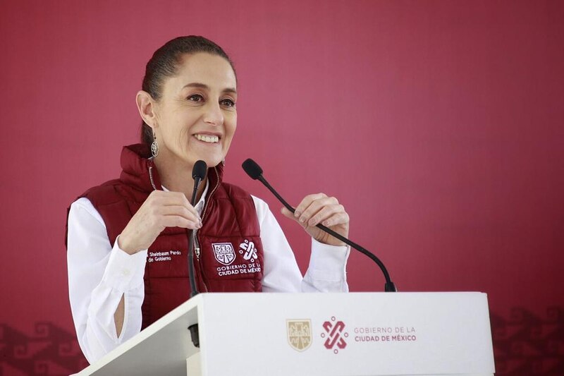 La Jefa de Gobierno de la Ciudad de México, Claudia Sheinbaum Pardo, da un discurso durante una conferencia de prensa.