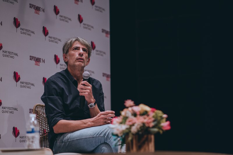 El escritor español Javier Cercas en el Hay Festival Querétaro 2022