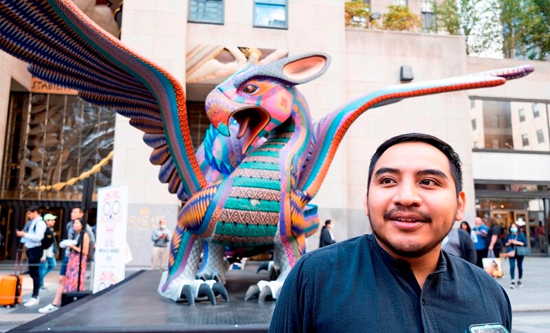 Artista mexicano crea colorida escultura de dragón para el Año Nuevo Chino en Nueva York