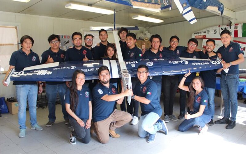Estudiantes mexicanos construyen avión no tripulado