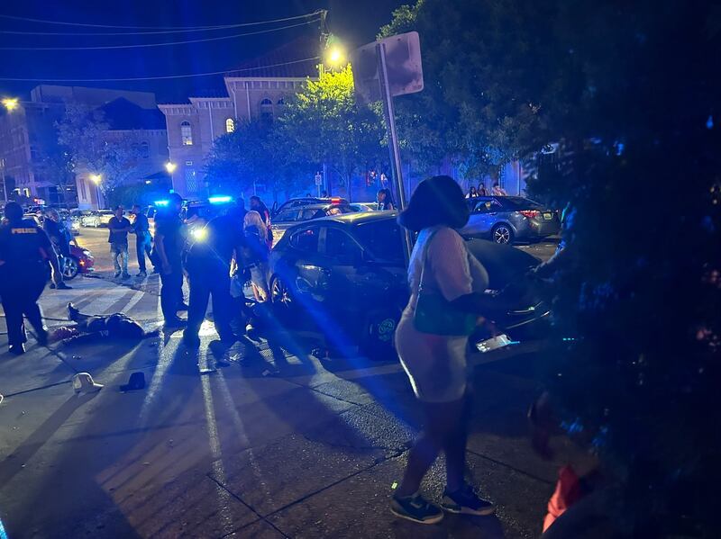 Accidente de coche en la noche