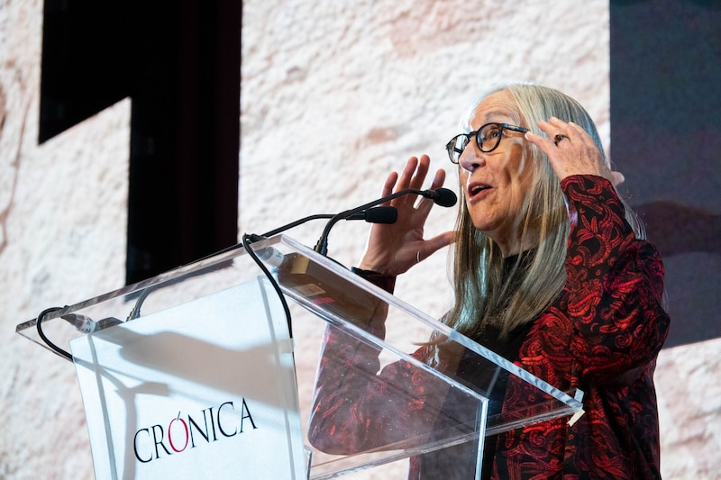 La física y astrónoma mexicana Julieta Fierro fue galardonada con el Premio Crónica 2024 en Academia durante la ceremonia en las inmediaciones del Auditorio Jaime Torres Bodet del Museo Nacional de Antropología e Historia.