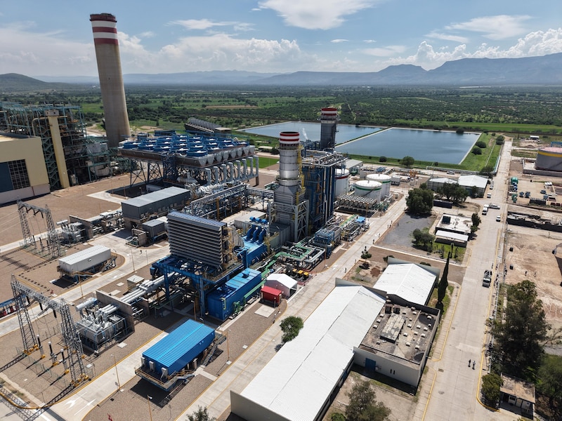 Planta eléctrica moderna en San Luis Potosí inaugurada por el gobierno federal en 2025
