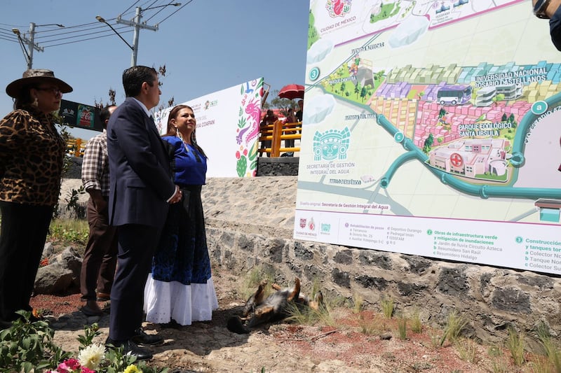La jefa de Gobierno, Clara Brugada, inauguró el Jardín de Lluvia de Coapa