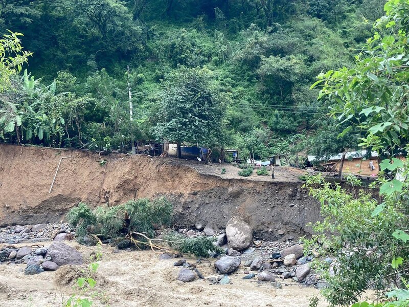 Deslave en la ladera de una montaña