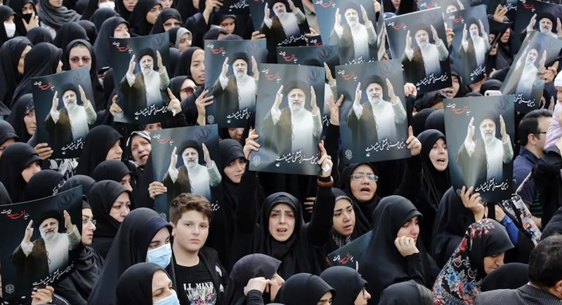 Mujeres iraníes protestan contra el gobierno