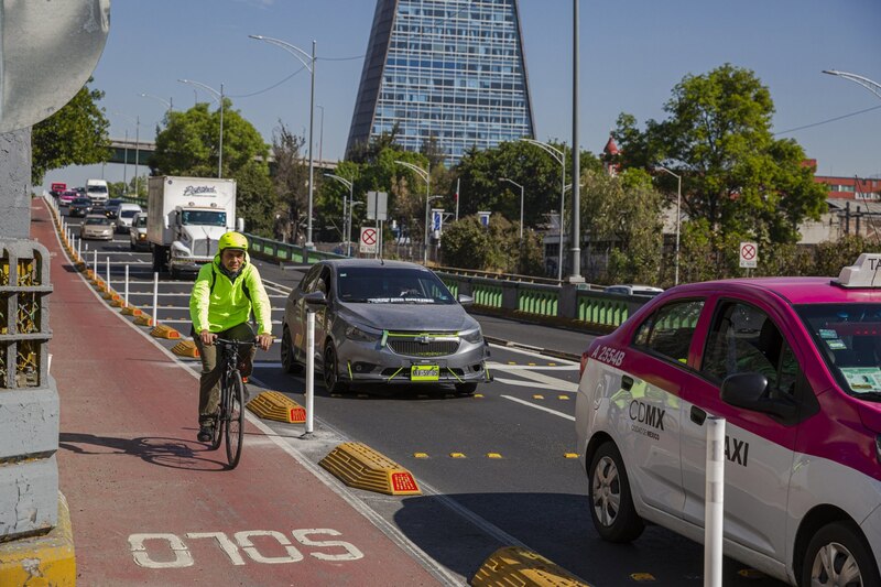 Ciclista en la ciudad