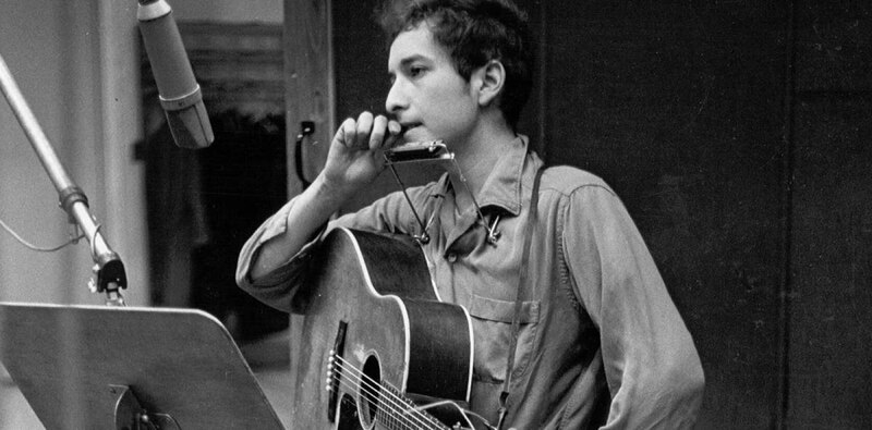 Bob Dylan grabando en el estudio