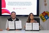 Firman acuerdo Mara Lezama y Octavio Romero, director del Infonavit para liberar 51 mil hipotecas en Quintana Roo a quienes ya liquidaron su crédito 