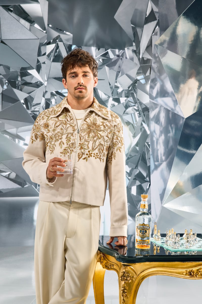 Charles le Clerc fusiona talento y sofisticación junto a Chivas Regal