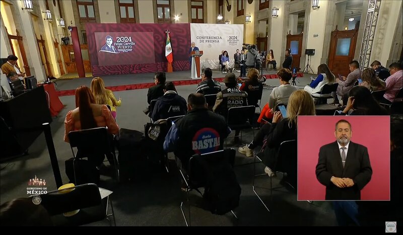 El presidente López Obrador ofrece una conferencia de prensa en Palacio Nacional