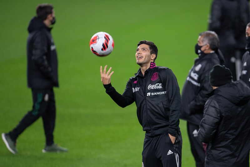 El jugador de fútbol Javier Hernández durante un entrenamiento con el Club América