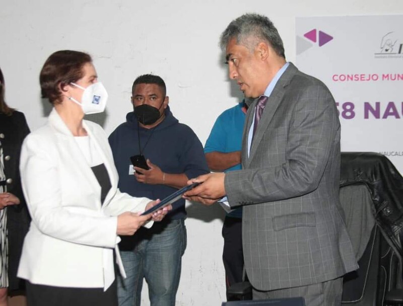 Entrega de reconocimientos a los integrantes del Consejo Municipal de la Mujer