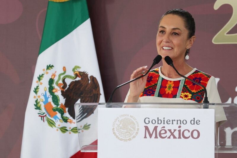 La Presidenta de México, Claudia Sheinbaum aseveró desde el puerto de Veracruz, que uno de losobjetivos de su administración es recuperar la industria petroquímica y producción de fertililzantes