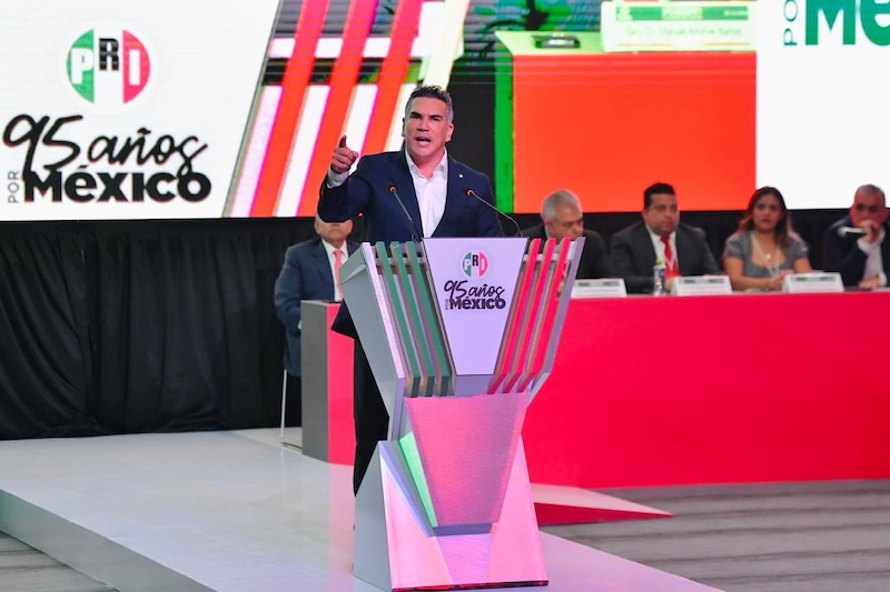 El presidente del PRI, Alejandro Moreno, durante un discurso.