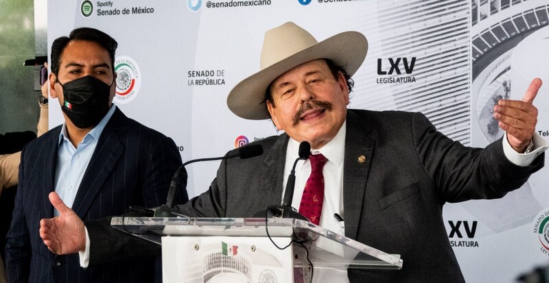 El senador Ricardo Monreal durante una rueda de prensa en el Senado de la República.