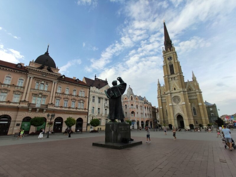 Monumento a San Juan Nepomuceno en la Plaza de la Libertad de Novi Sad