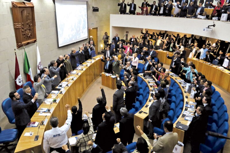 Diputados mexicanos protestan contra el gasolinazo