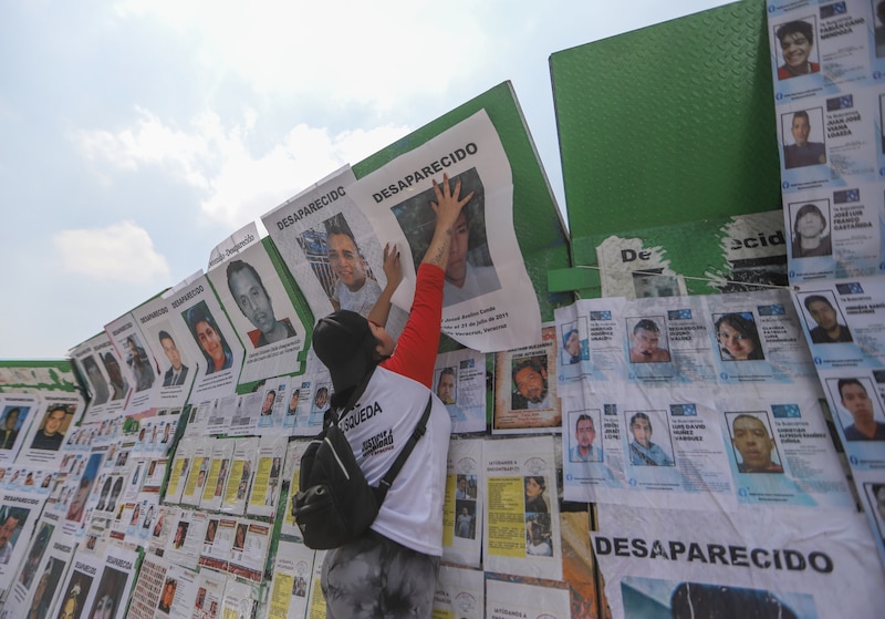 Title: Protesta por la desaparición de personas en México